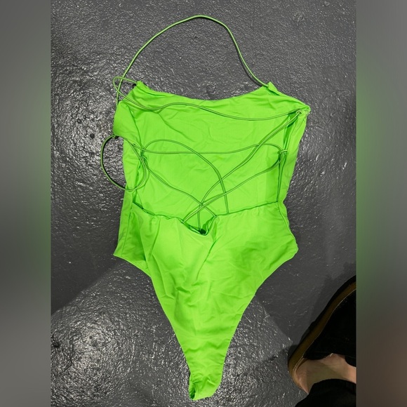 Neon green open criss cross bodysuit - Picture 2 of 2